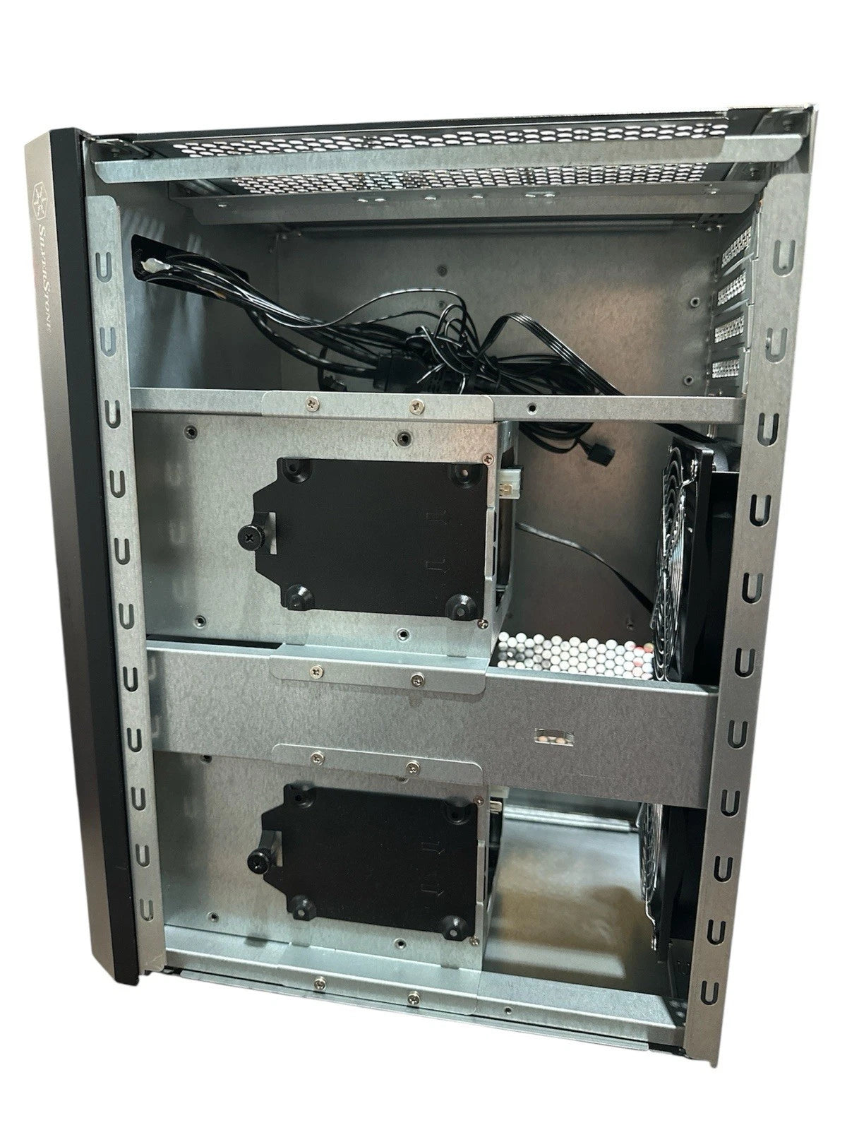 SilverStone CS381B Micro-ATX/Mini-DTX/Mini-Itx 8 Bay Hot Swap 2.5"/3.5" SAS-12G-10