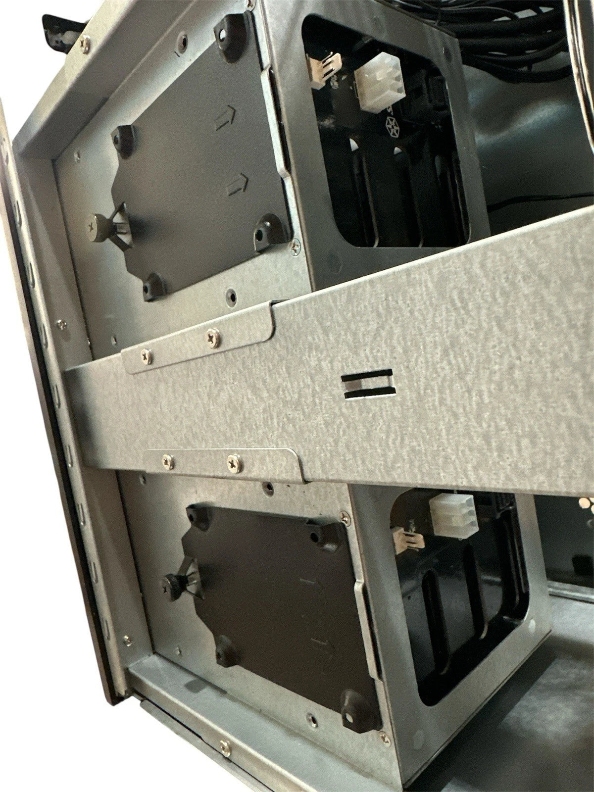 SilverStone CS381B Micro-ATX/Mini-DTX/Mini-Itx 8 Bay Hot Swap 2.5"/3.5" SAS-12G-12