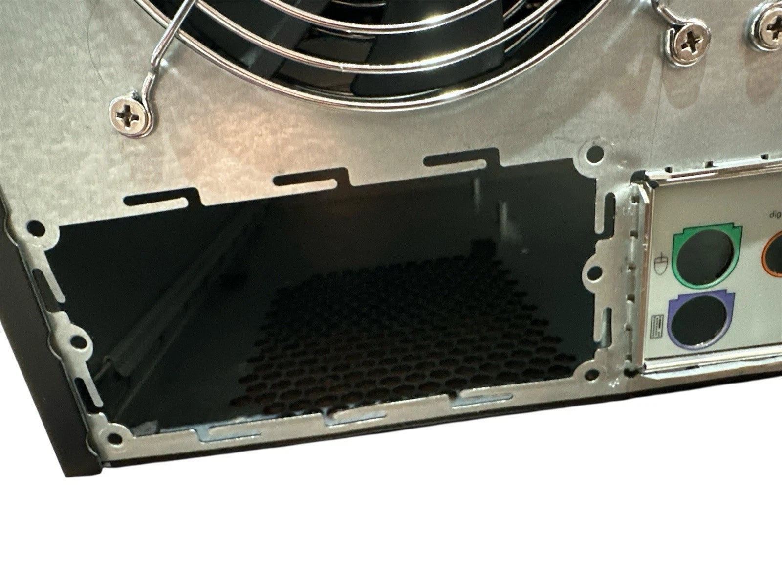 SilverStone CS381B Micro-ATX/Mini-DTX/Mini-Itx 8 Bay Hot Swap 2.5"/3.5" SAS-12G-13