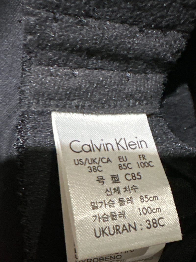 Calvin Klein Women's Perfectly Fit Push Up Plunge Memory Touch Bra, Black, 38C-4