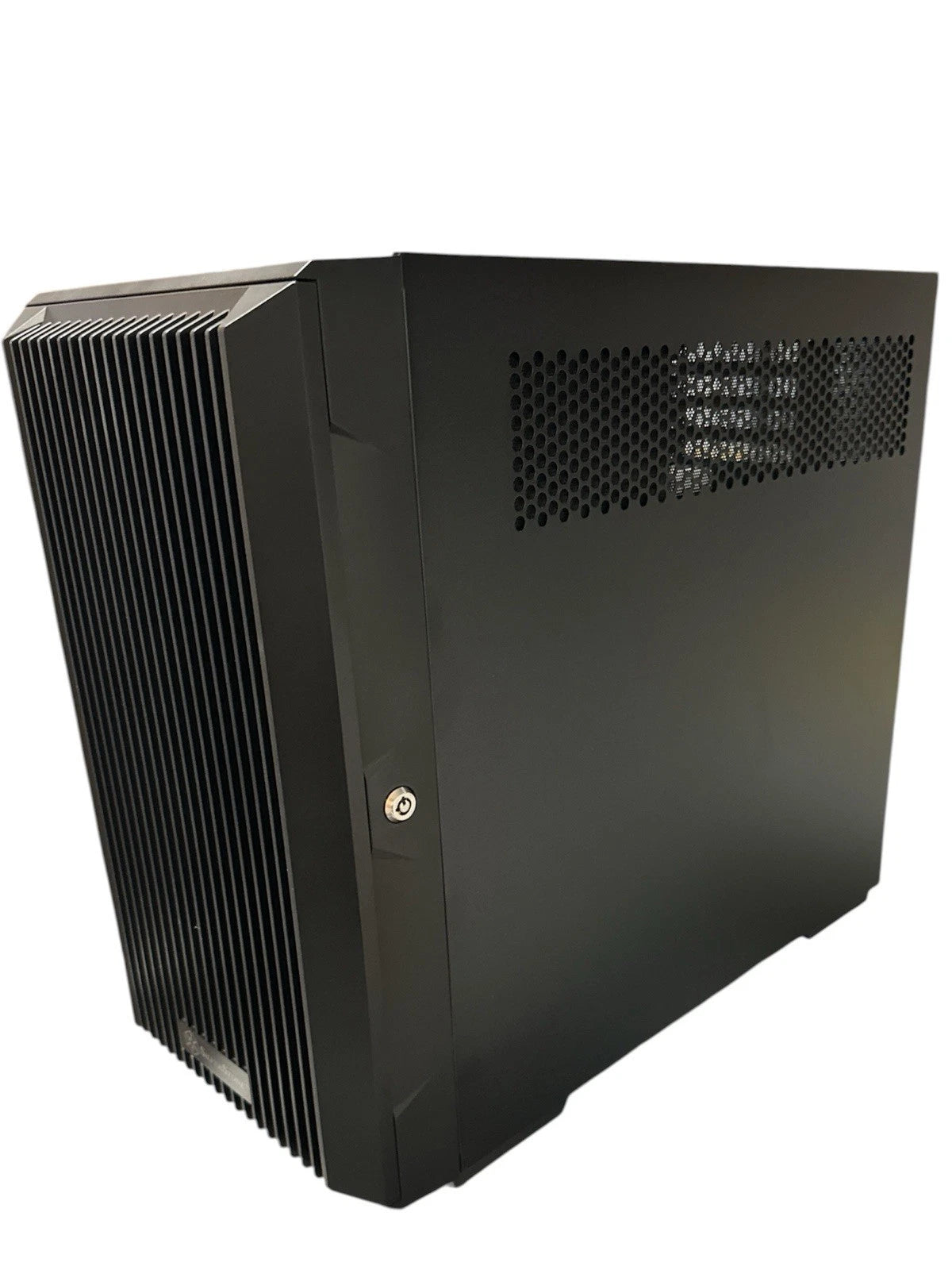 SilverStone CS382 8-Bay SAS-12G / SATA-6G Hot-swappable High Perform Micro-ATX