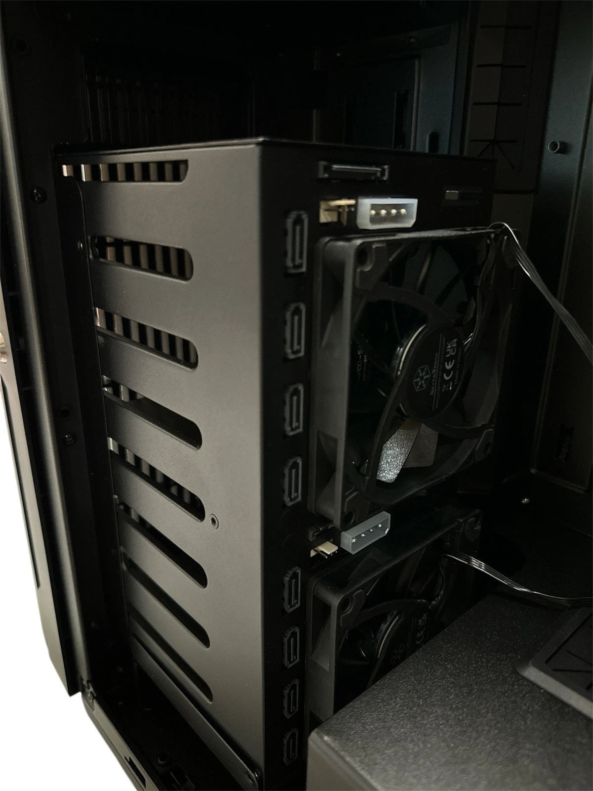 SilverStone CS382 8-Bay SAS-12G / SATA-6G Hot-swappable High Perform Micro-ATX-4
