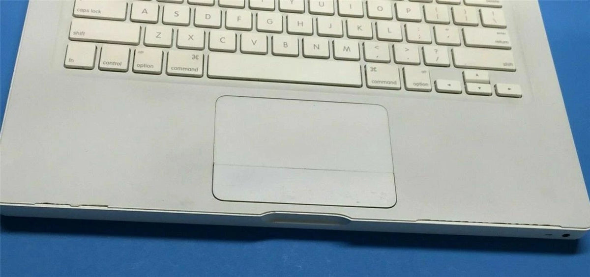 Apple MacBook 2008 A1181 13.3" core 2 Duo 2.4GHz 3GB RAM 160GB HDD + Office
