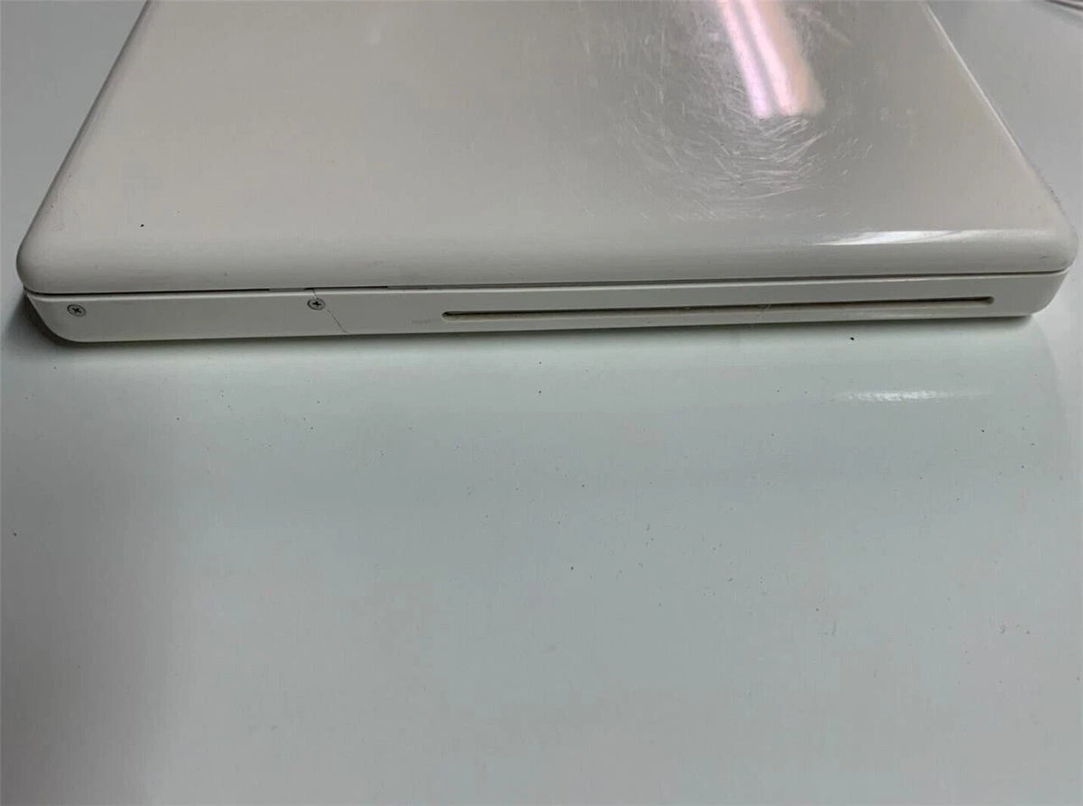 Apple Macbook A1181 13.3" core Duo 2 GHz 2GB RAM 320GB HDD