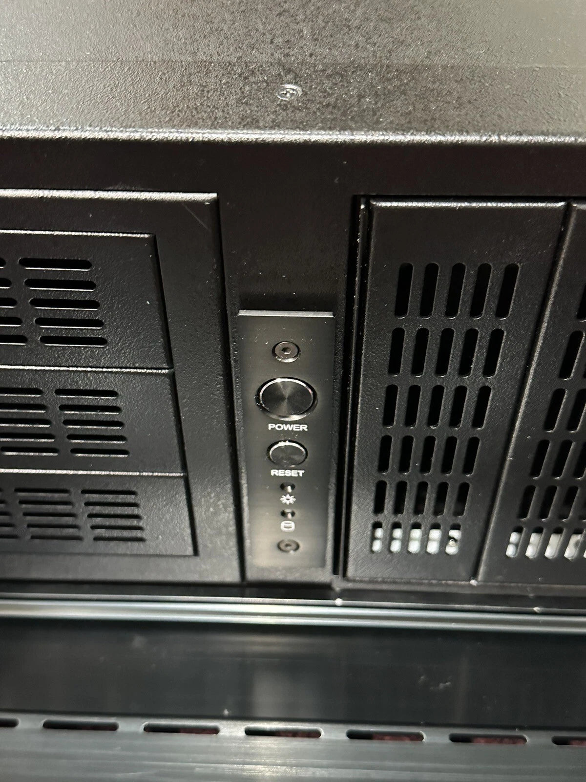 NEUTRAIN 4U Server Chassis Rackmount Case
