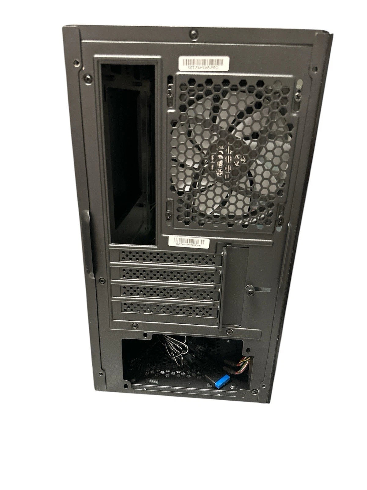 SilverStone FAH1MW-G FARA H1M Stylish And Distinct Micro-ATX Gaming Chassis
