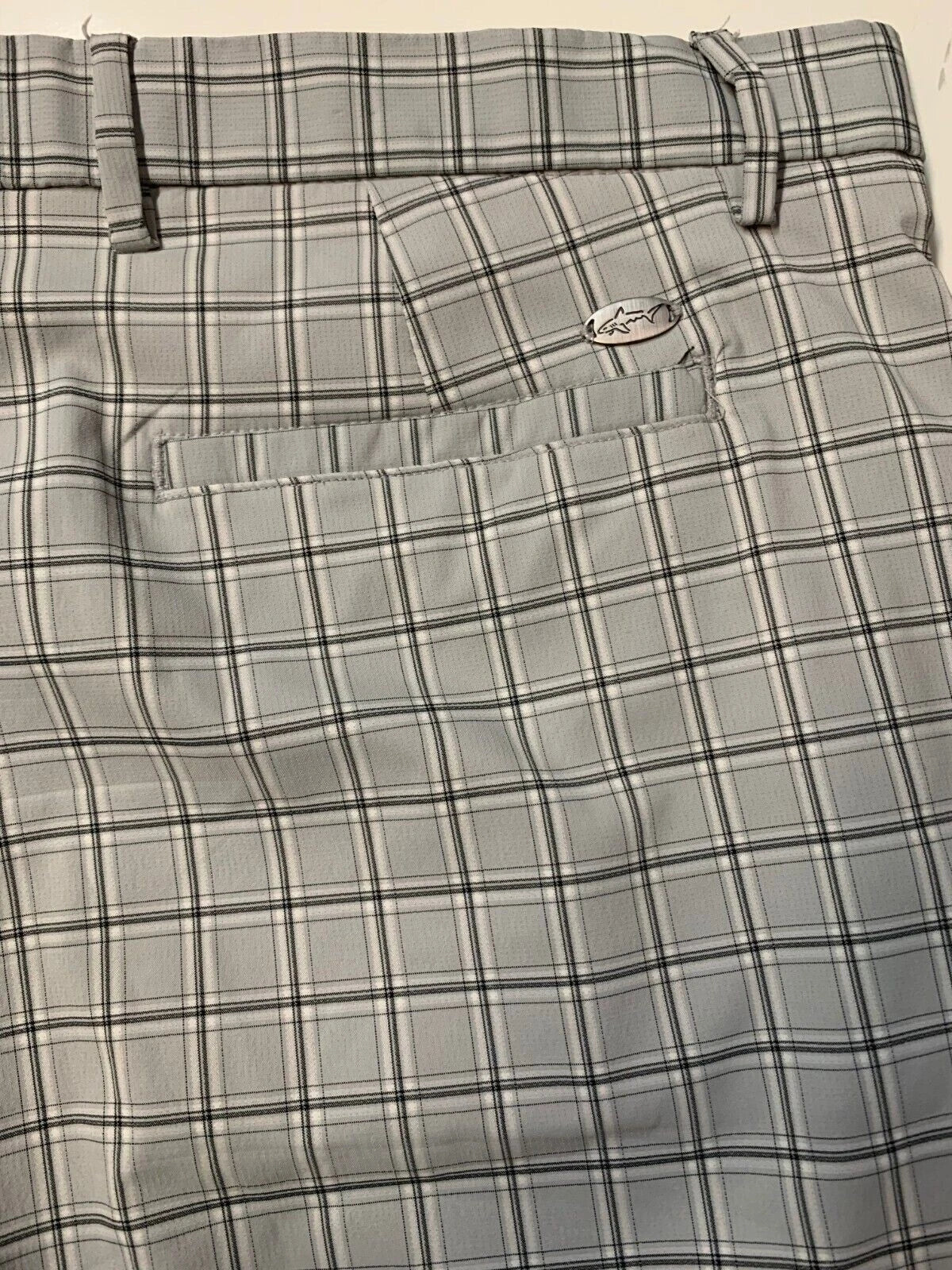 Greg Norman Men's Signature Series Golf Shorts, Gray Plaid, Size 38
