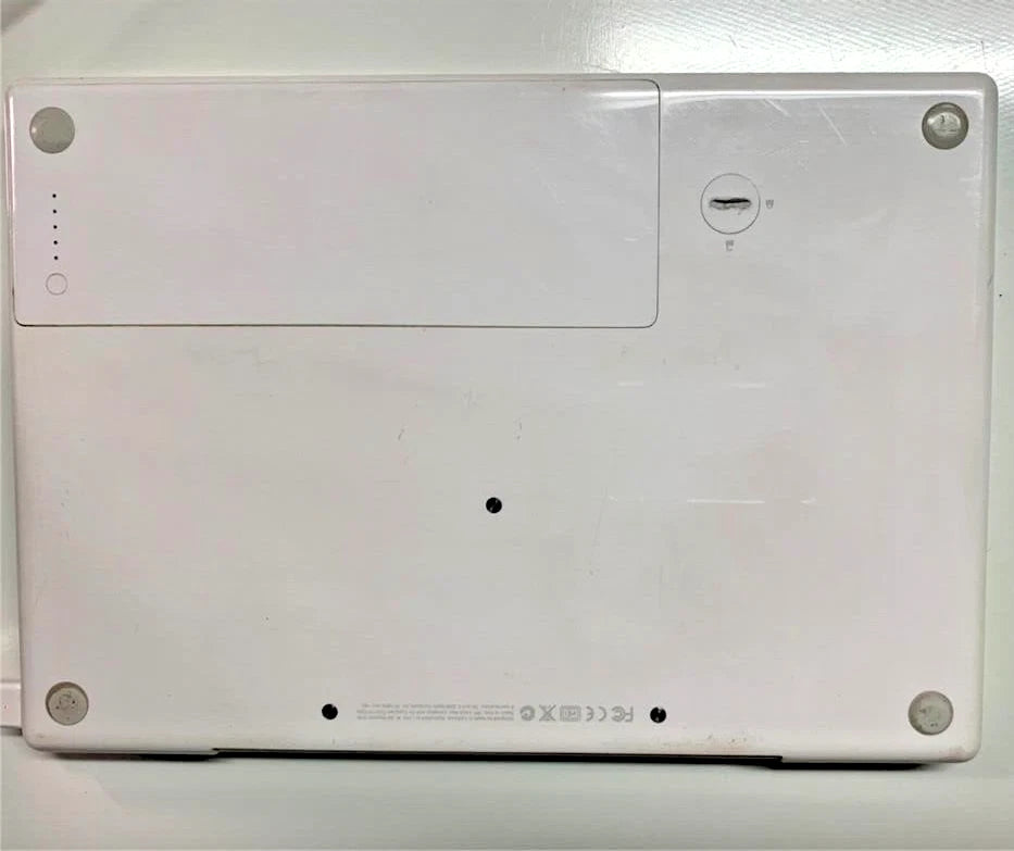 Apple Macbook A1181 13.3" core Duo 2 GHz 2GB RAM 320GB HDD