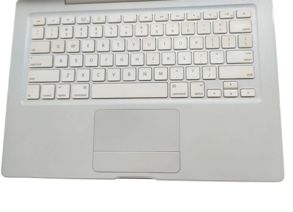 Apple MacBook A1181 13" 2008 Intel core 2 Duo 2.1 GHz 2GB RAM 80GB HDD AS IS